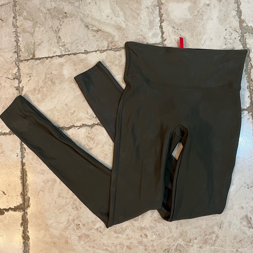 green spanx leggings!